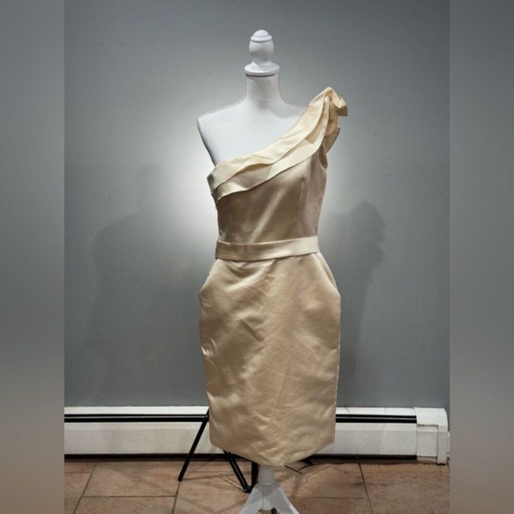 CLEAROUT! Cream Bari Jay One Shoulder Sheath Gown Size 12 EUC